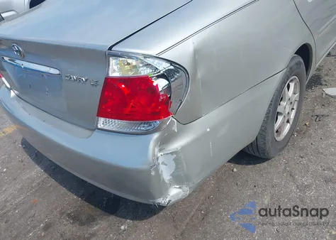 2006 Toyota Camry Le z USA, uszkodzony, nr VIN 4T1BE32KX6U147370